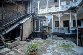  White Apartment Old Tbilisi  Тбилиси